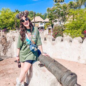 Meet your Posher, Becky